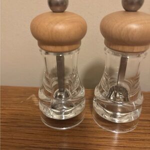 MARLUX PEPPERMILL SALT & PEPPER GRINDER WOOD & ACRYLIC 4 3/8" MADE IN FRANCE